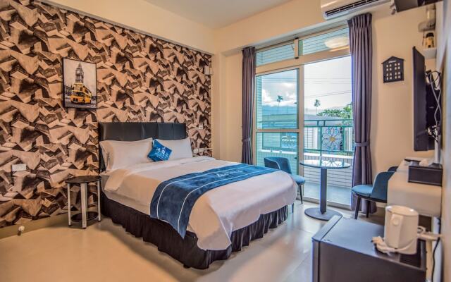 Follow Me Vogue Homestay