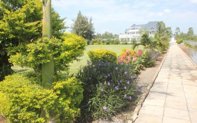 Balmoral Beach Hotel