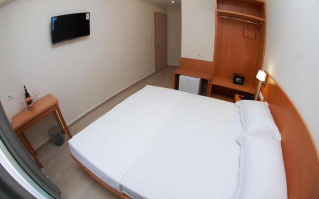 Hotel Ari 2 (Sarandë)