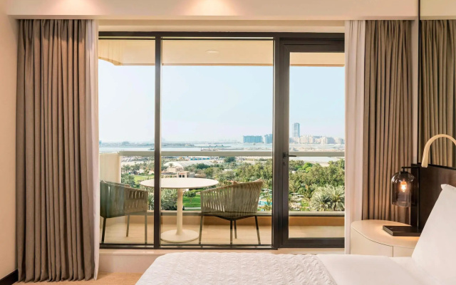 Le Royal Meridien Beach Resort And Spa