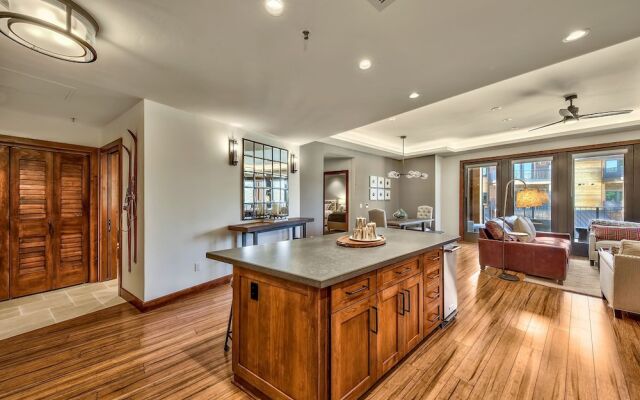 Steps From Heavenly Village & Gondola-luxury 3br 3 Bedroom Condo by RedAwning