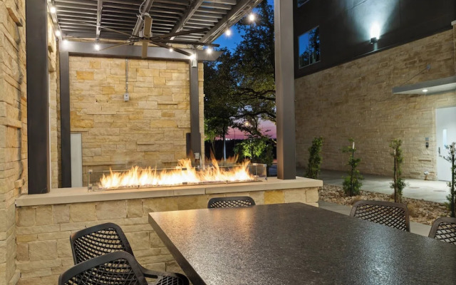 EVEN Hotel Austin Uptown Near The Domain by IHG