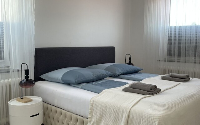 GREEN HILL Apartment