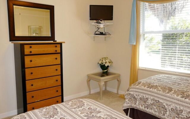 Peaceful Home With Pool and Steps to Beach/dining