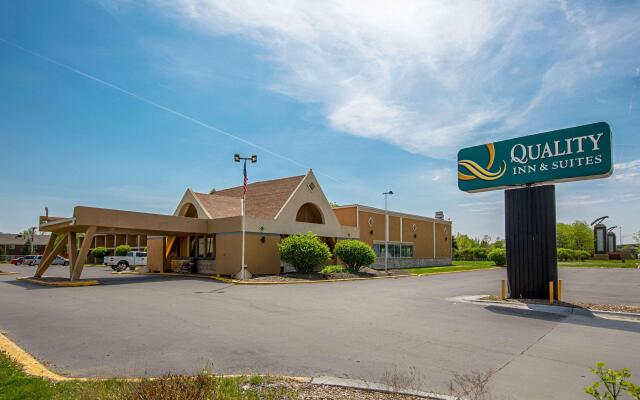 Quality Inn & Suites near I-480 and I-29