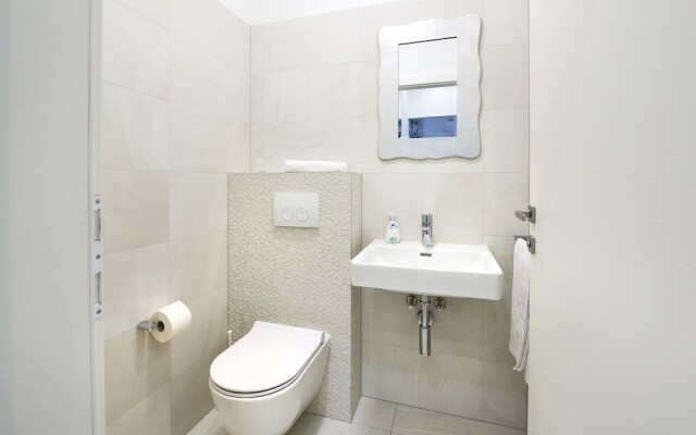 Luxury apartment with private pool Queen Helena