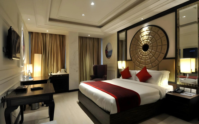 OYO 857 The First Hotel