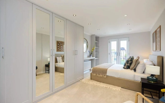 The Roehampton Place - Elegant 5bdr House With Garden + Parking