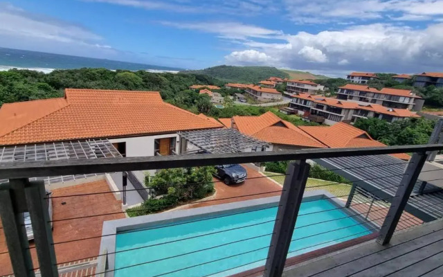 Sea Facing 4 Bedroom Holiday Home in Zimbali