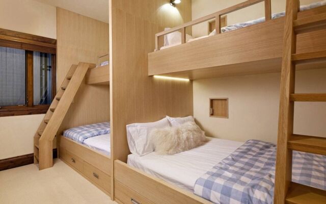 Fox Crossing Luxury Home