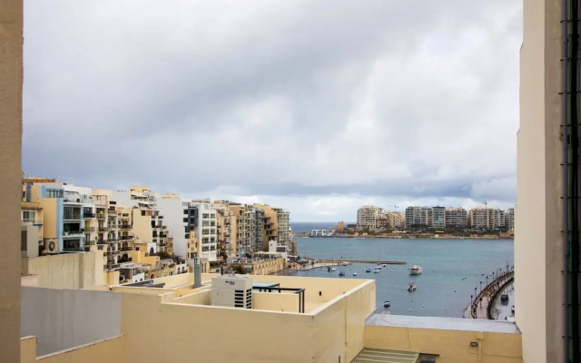 Chic 1BR Retreat in St Julian's