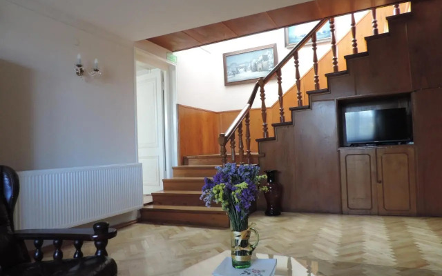 Tetriani Guesthouse