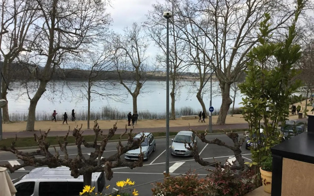 JASALPI único apartamento delante del Lago de Banyoles