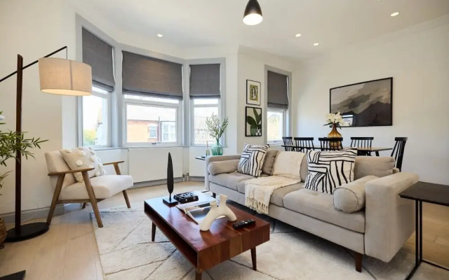 The Leghorn Quarters - Modern 3bdr With Balcony