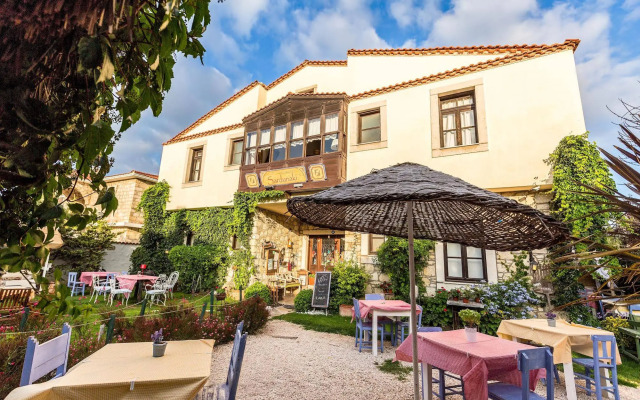 Sardunaki Konak Hotel