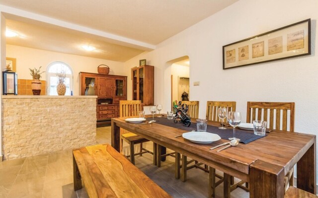 Beautiful Home in Barusici With Wifi and 3 Bedrooms