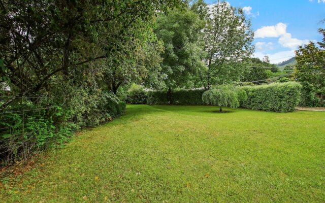 Rail Trail Cottage - BRIGHT