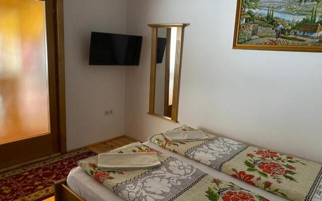 Camere de închiriat Floarea reginei