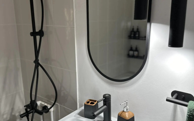 Апартаменты на проспекте Академика Cахарова 27