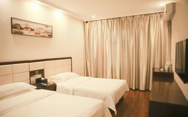GreenTree Inn Shanxi Luliang Fengshan Road Central Park Express Hotel – Guest Rooms – Luliang