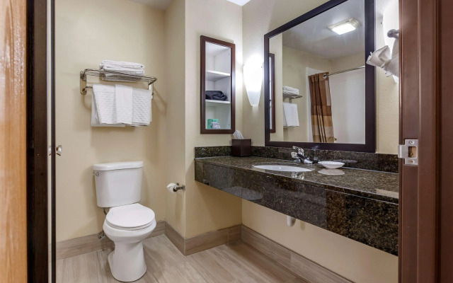 Best Western Plus Sparta Trail Lodge