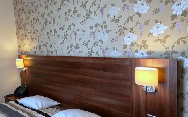 Ely House Hotel