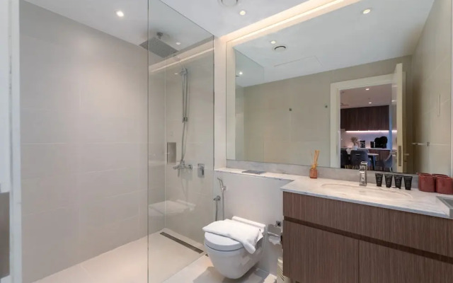 Contemporary La Mer 1BR w Beach Access