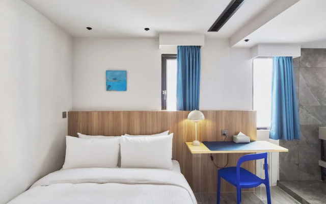 The Blue By Just Inn