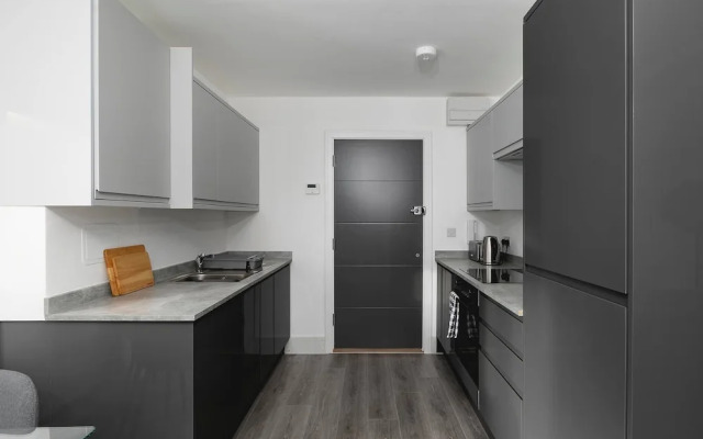 Skyvillion -vineyard Court- Enfield 1-bed Wgarden