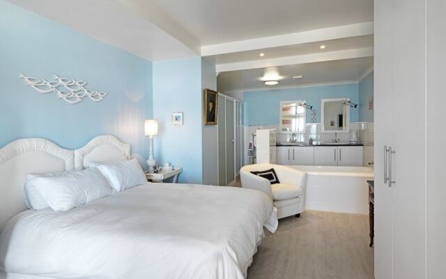 Luxury Self Catering Accommodation At Muizenberg East Beaches - Muizenberg