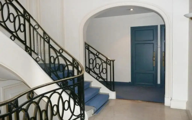 Parisian Home - Appartements Grand Boulevards, Musee Grevin