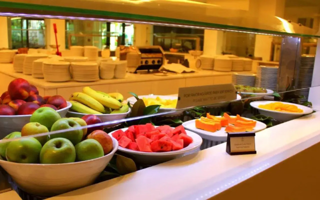 Отель Pine Cliffs Gardens