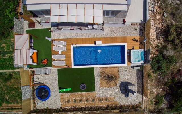 Villa Hedonist