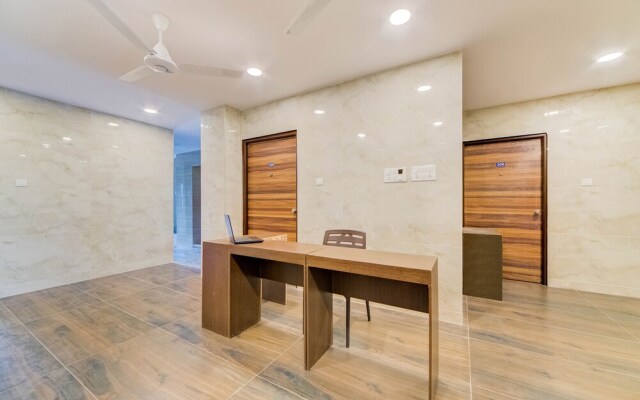OYO 27844 Seven A Luxury Hotel