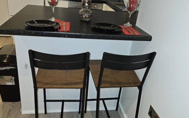 Charming 1-bed Apartment in Huddersfield