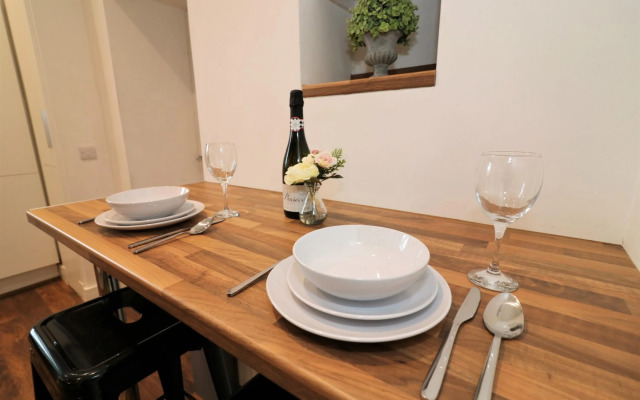 Railway Cottage - Maryhill