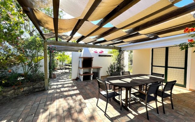 Algarve Country Villa With Pool
