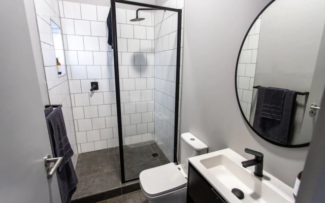 Beautiful Apartment With Iconic Mountain Views