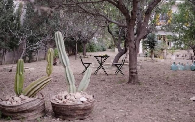 Hostal Residència Catalina Vera