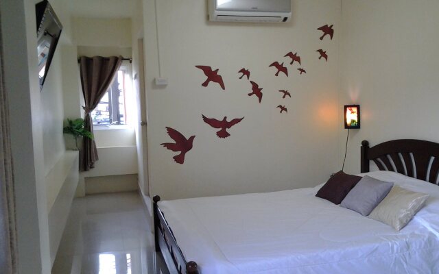 At.Center Guest House & Motorbike For Rent