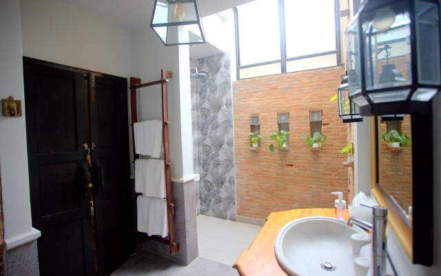 Tharaburi Resort Sukhothai