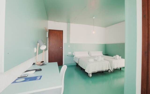 SubUp Hostel