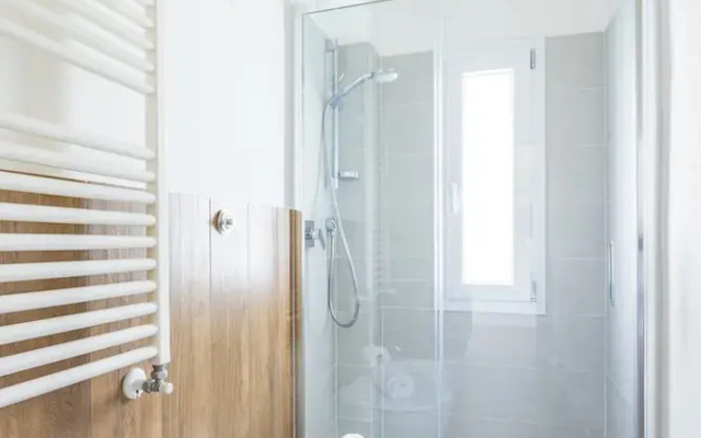 Sunny Panoramic Apartment by Napoliapartments