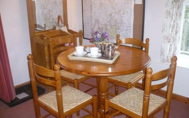 Garden Cottage & Granary