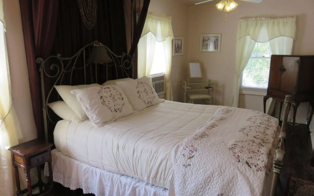 Avenue O Bed & Breakfast