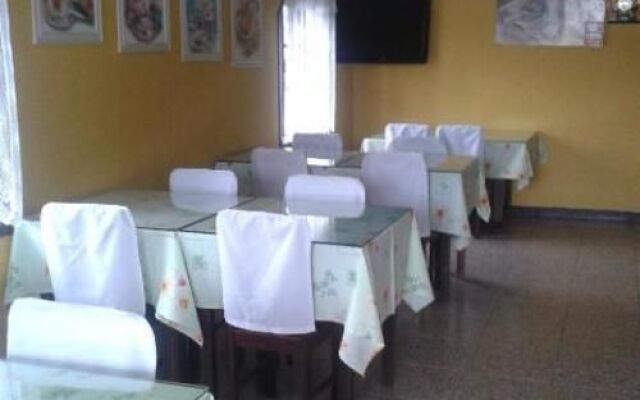 Hotel Cheri Ami