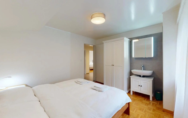 Modern and charming apartment on the shores of Lake Lucerne – Guest Rooms – Gersau
