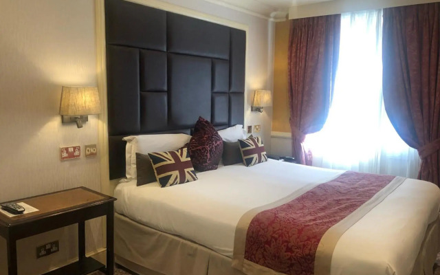 The Leonard Hotel