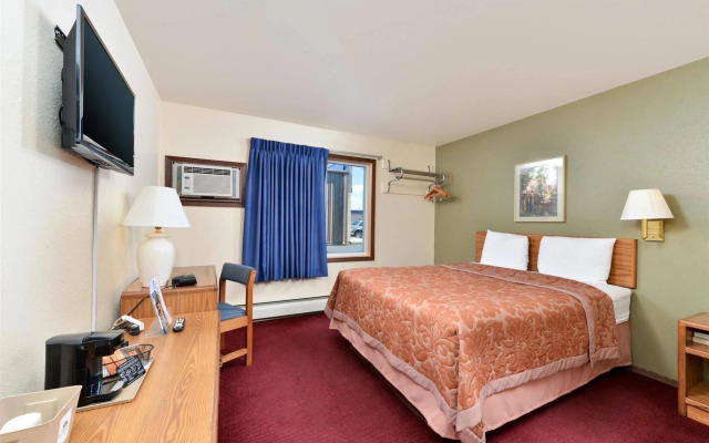 Love Hotels Staples by OYO at HWY 10 MN