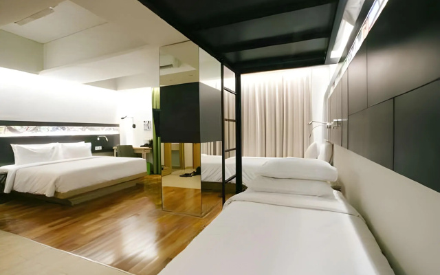 MaxOneHotels at Dharmahusada - Surabaya